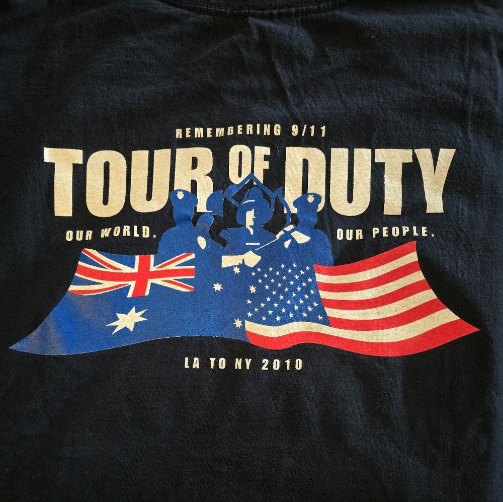 Set Of 3 - T‑Shirt with Firefighter Emblems - Picture 2 of 4